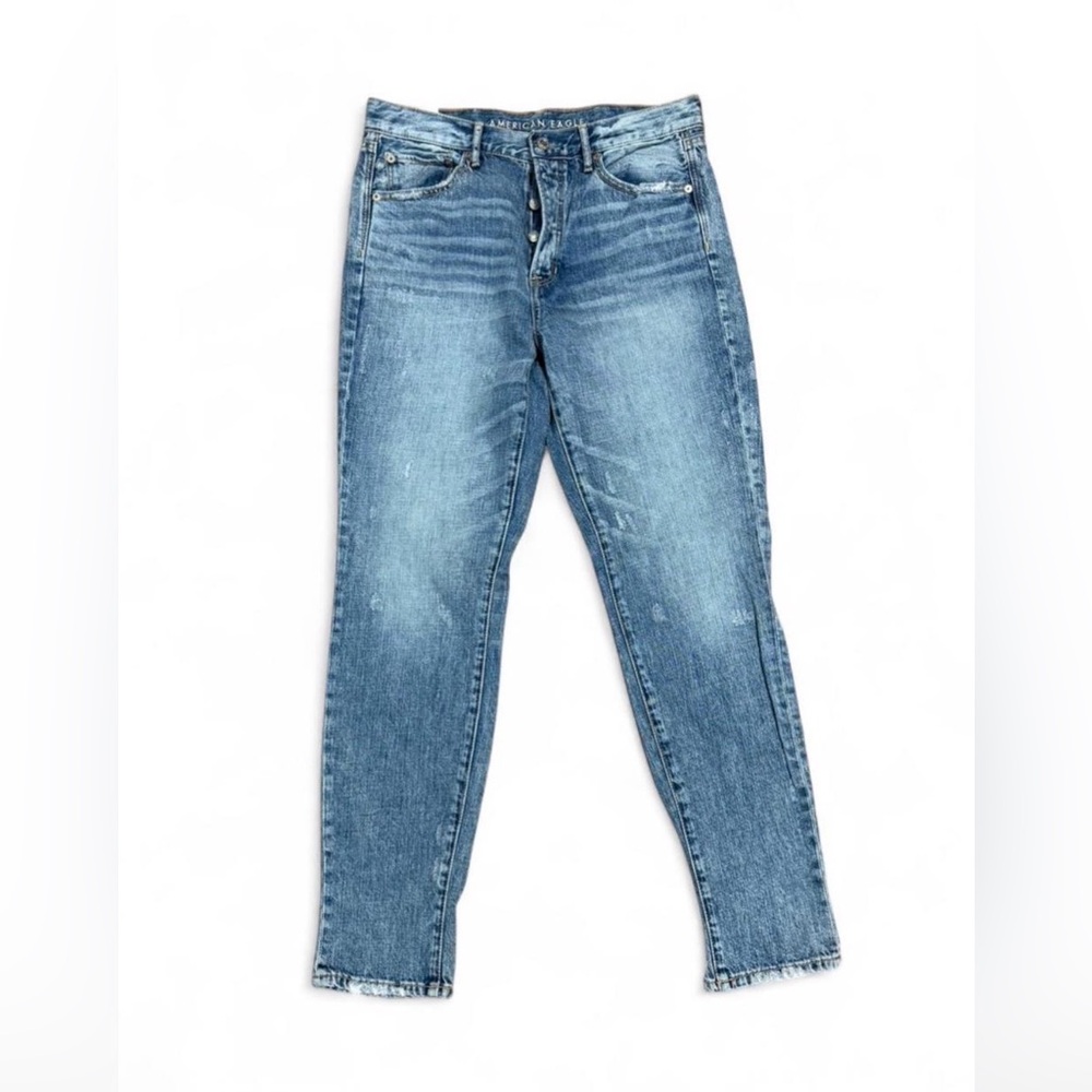 American Eagle Outfitters Light Blue hi-rise girlfriend distressed Jeans